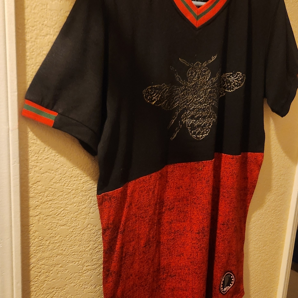 Black and Red V-Neck T-Shirt with Bee Design